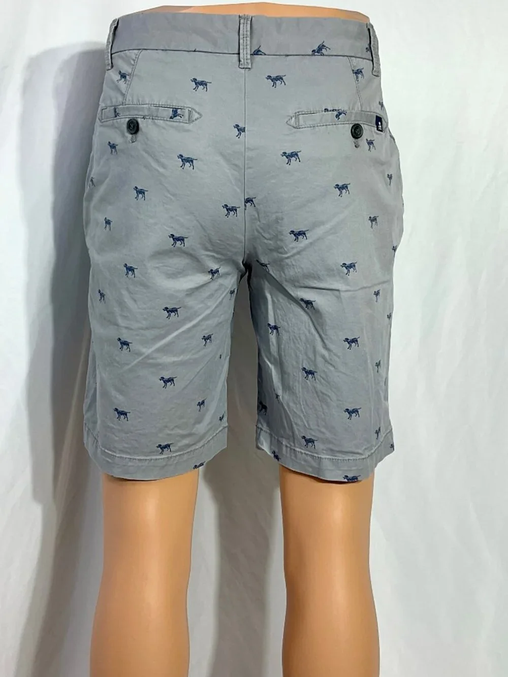 IZOD Mens Size 30 (31) Advantage Performance Shorts with Dog Print Gray Blue